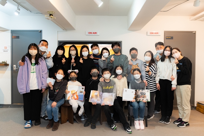 ㈜한화 건설부문, 독서취약계층 아동 위한 &apos;목소리 기부&apos; 가족봉사활동 펼쳐