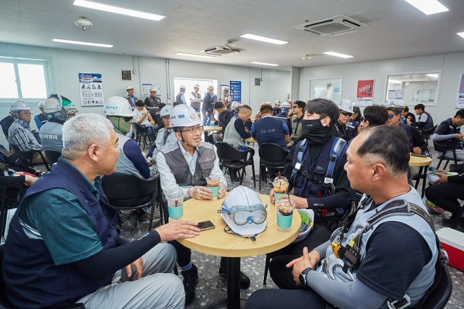 ㈜한화 건설부문, 폭염 대비 현장점검, &apos;물, 그늘, 휴식&apos; 3대 기본수칙 제공 확인
