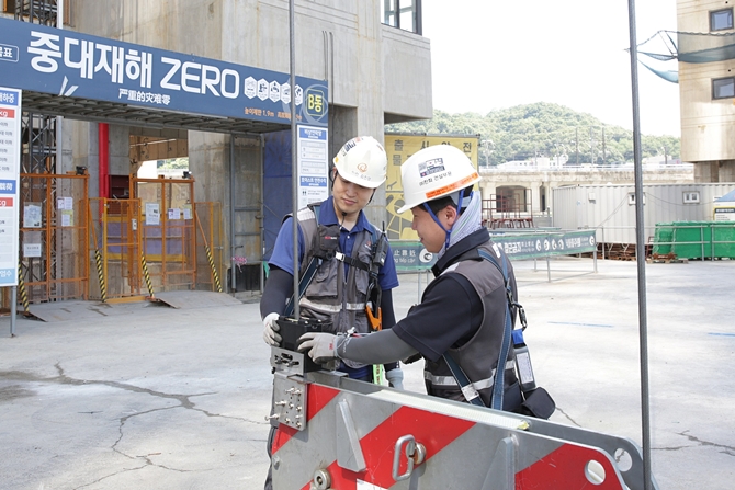 ㈜한화 건설부문의 건설기계 안전 풀패키지!