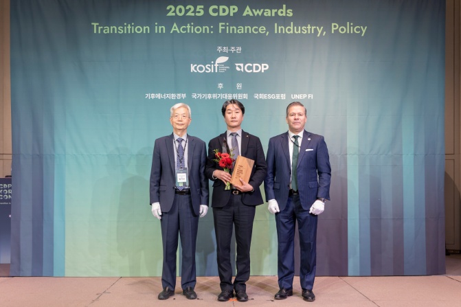 ㈜한화, CDP 기후변화 대응 우수기업으로 선정, '탄소경영 섹터 아너스' 3년 연속 수상