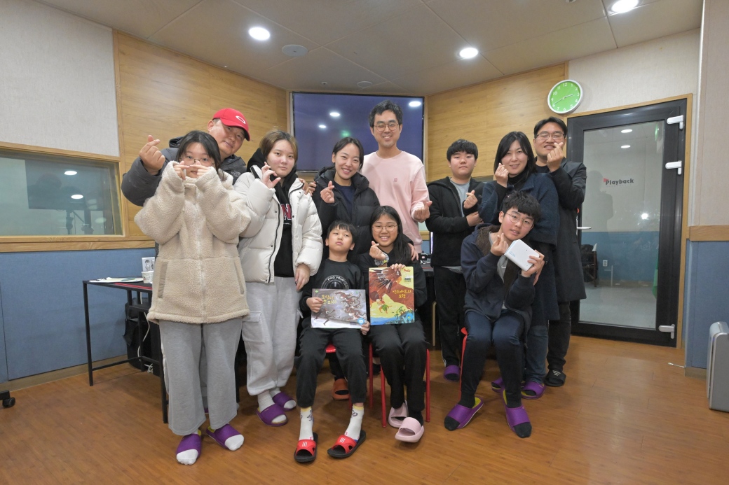 1040_2_독서취약계층+아동+위해+목소리+재능+기부+봉사활동+진행.JPG