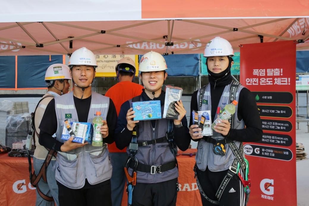 사진2.+㈜한화+건설부문,+롯데칠성과+'온열질환+대응+캠페인'+진행.jpg